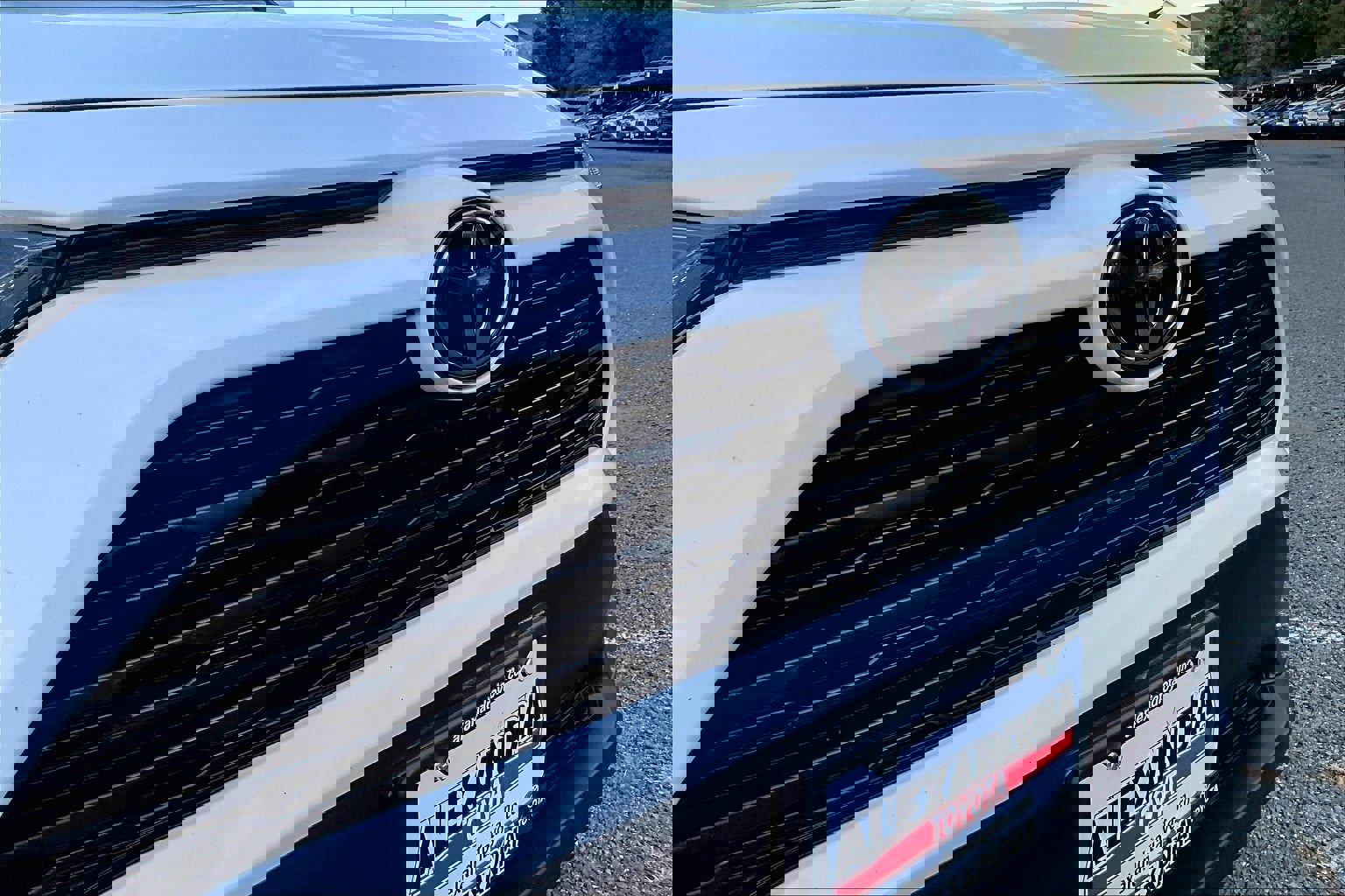 Used 2025 Toyota RAV4 XLE image 28