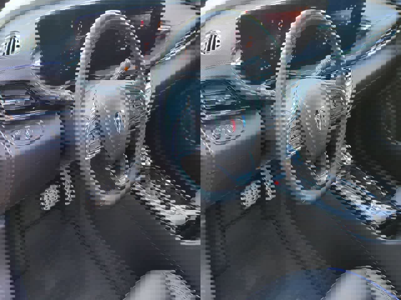 Used 2024 Buick Envista Sport Touring w/ Convenience I Package image 2