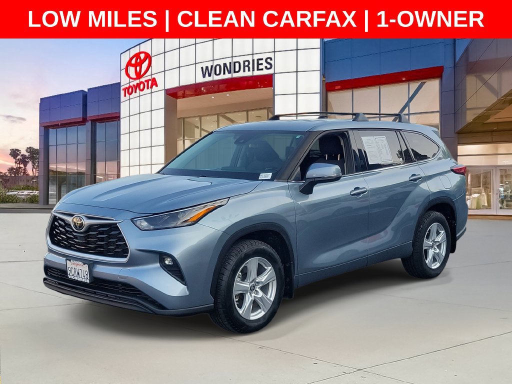 Used 2022 Toyota Highlander LE FWD image 2