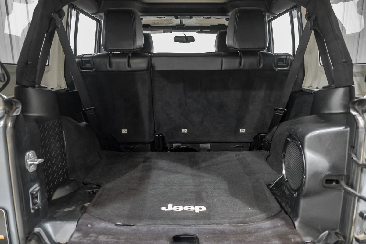Used 2014 Jeep Wrangler Unlimited Rubicon w/ Connectivity Group image 57