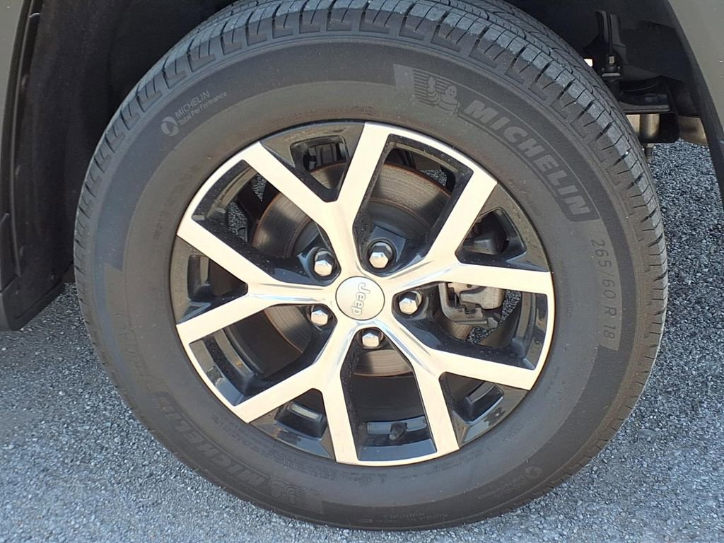 Used 2024 Jeep Grand Cherokee Limited RWD image 29