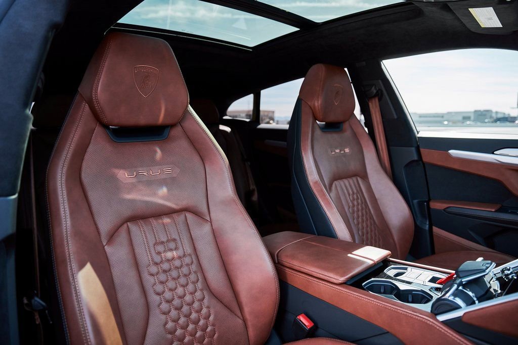 Used 2023 Lamborghini Urus S AWD/4WD image 43