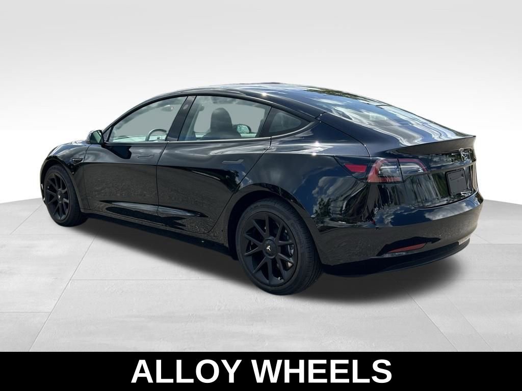Used 2023 Tesla Model 3 Standard Range image 3