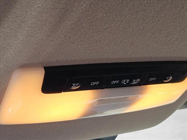 Used 2021 Nissan Versa SV FWD image 13