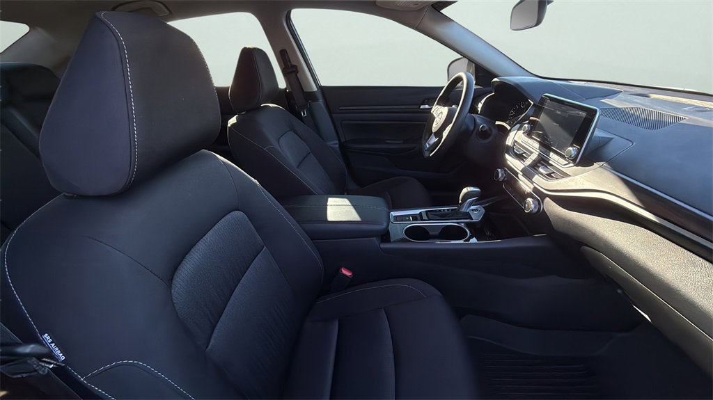 Used 2024 Nissan Altima 2.5 SV image 18