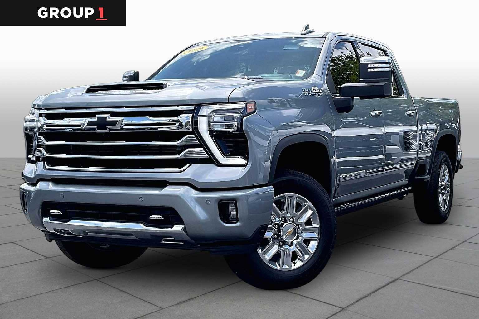 Used 2025 Chevrolet Silverado 2500 High Country w/ Technology Package AWD/4WD image 1