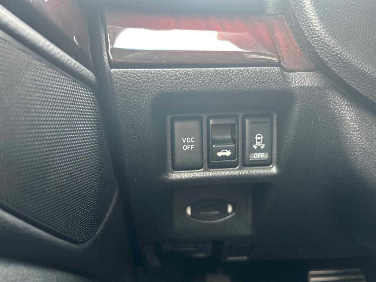 Used 2010 INFINITI G37 Sport w/ Premium Pkg image 16