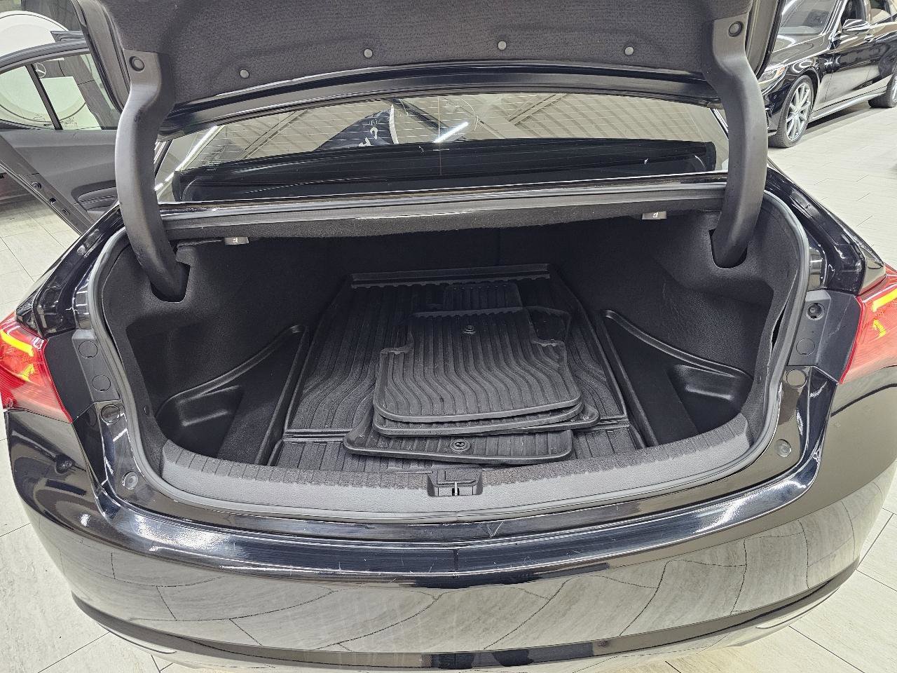 Used 2018 Acura TLX w/ Technology Package FWD image 13