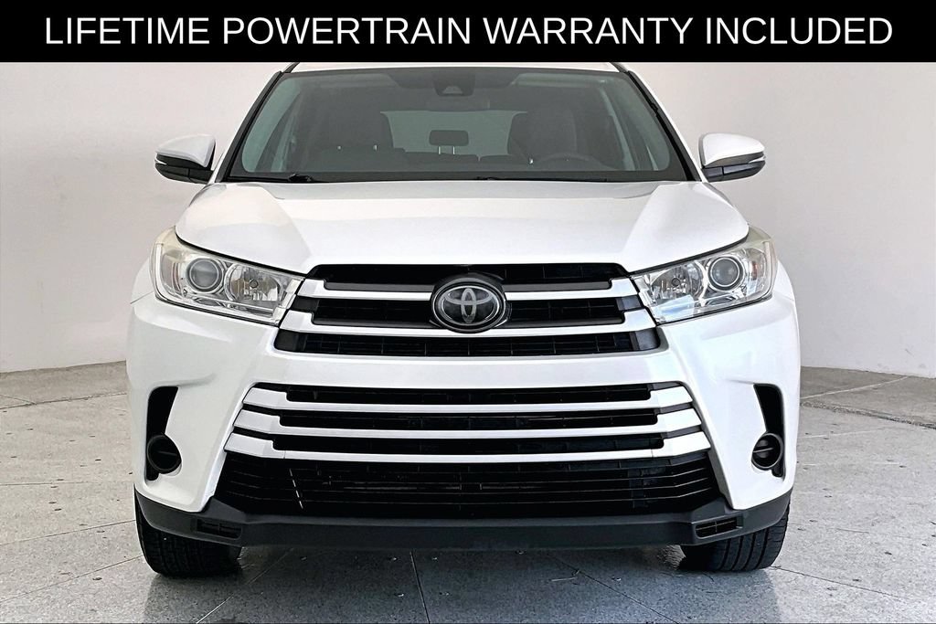 Used 2019 Toyota Highlander LE FWD image 4