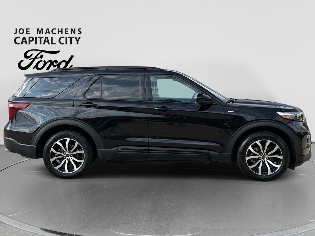 Used 2023 Ford Explorer ST-Line w/ Class IV Trailer Tow Package AWD/4WD image 3