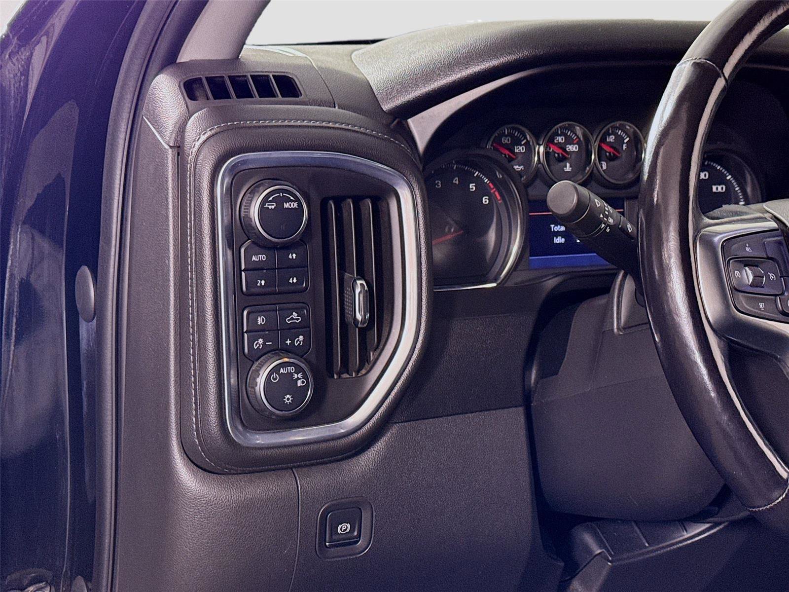 Used 2020 Chevrolet Silverado 1500 LT Trail Boss image 4