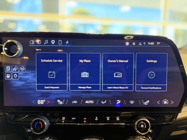 Used 2024 Chevrolet Blazer EV LT AWD/4WD image 25
