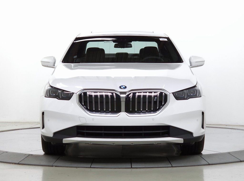 New 2026 BMW i5 eDrive40 image 2