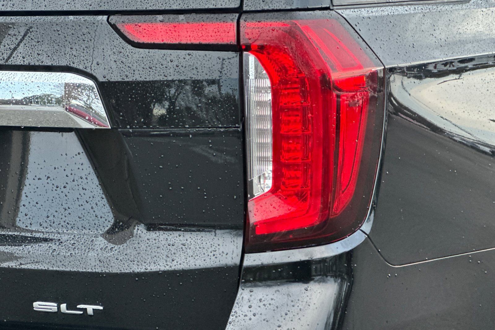 Used 2023 GMC Yukon SLT image 34