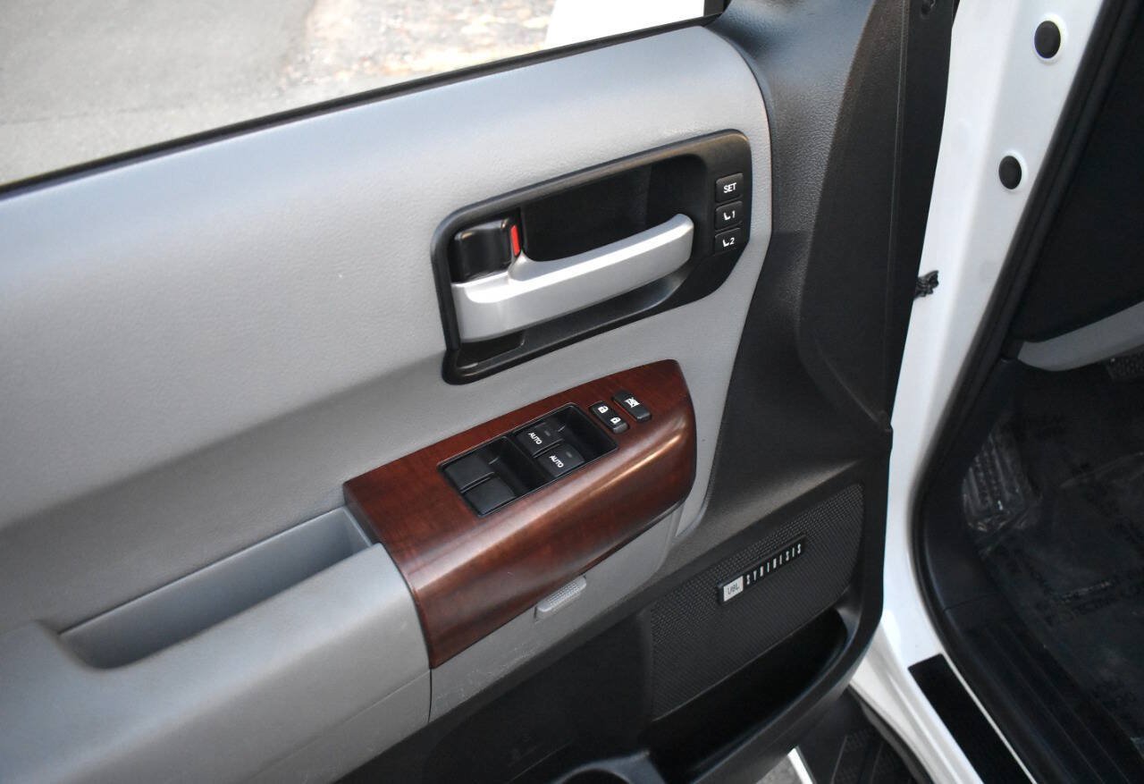 Used 2013 Toyota Sequoia Platinum AWD/4WD image 76