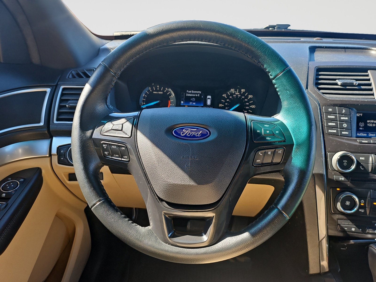 Used 2017 Ford Explorer XLT AWD/4WD image 42