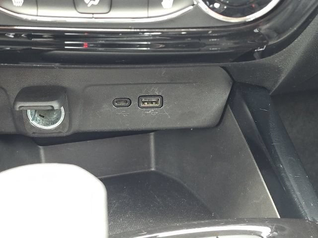 Certified 2024 Chevrolet Trax ACTIV FWD image 32