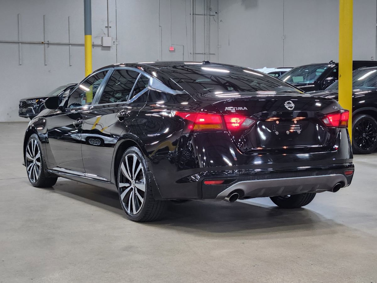 Used 2019 Nissan Altima 2.5 SR FWD image 11