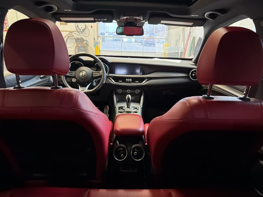 Used 2023 Alfa Romeo Stelvio Veloce image 7