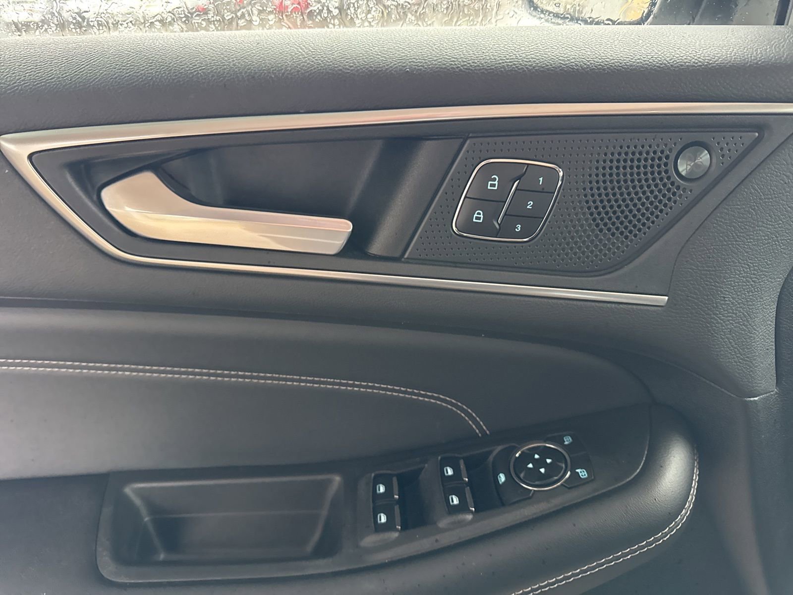 Certified 2024 Ford Edge Titanium image 21