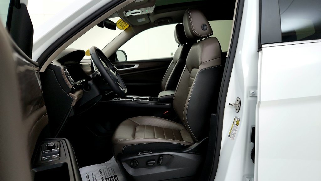 Used 2024 Volkswagen Atlas SEL AWD/4WD image 27