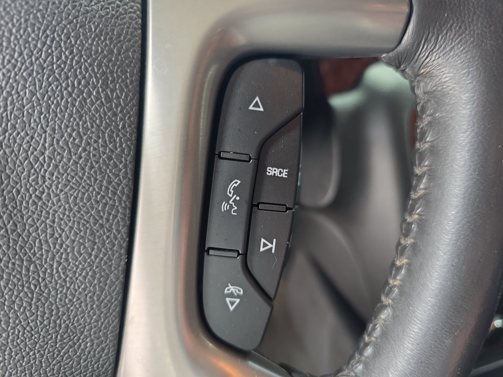 Used 2011 Chevrolet Avalanche LT AWD/4WD image 17