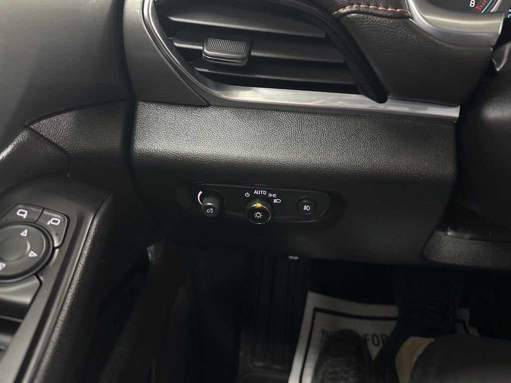 Used 2019 Chevrolet Traverse LT image 45