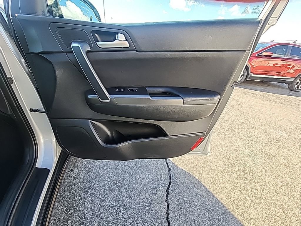 Used 2022 Kia Sportage Nightfall Edition image 31