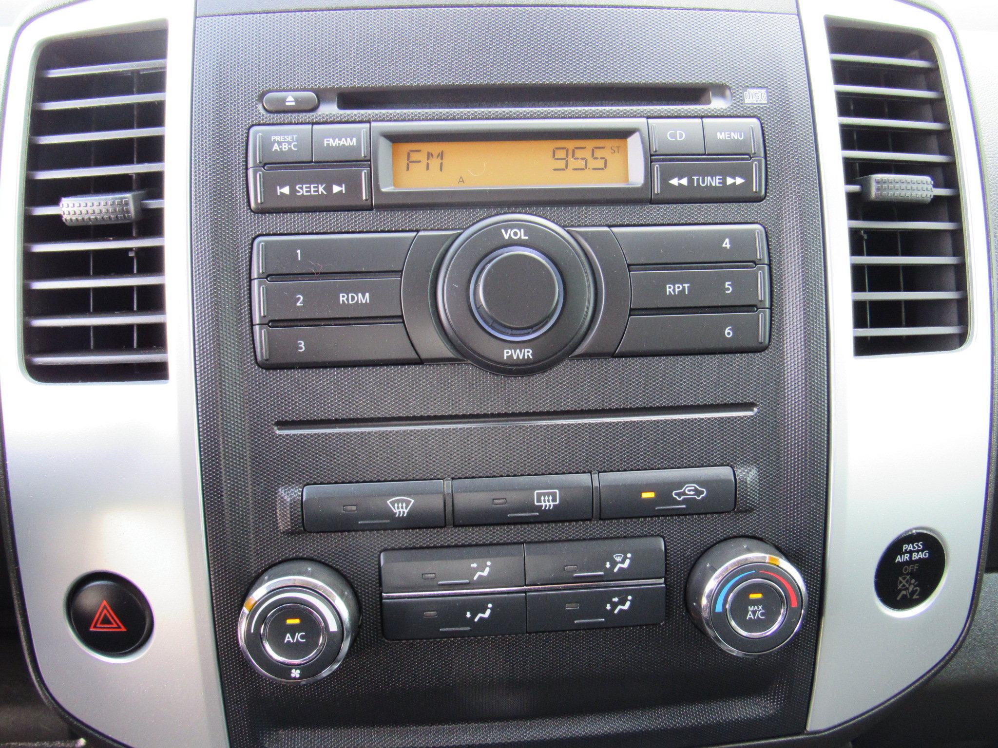 Used 2012 Suzuki Equator Sport AWD/4WD image 20