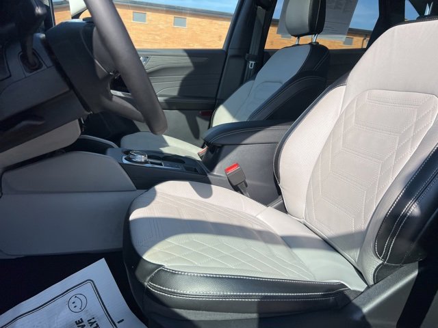 Certified 2023 Ford Escape Platinum w/ Premium Technology Package image 21