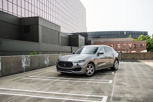 Used 2017 Maserati Levante S AWD/4WD image 37