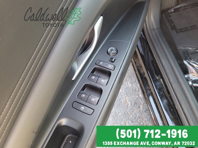 Used 2023 Hyundai Elantra Limited image 11