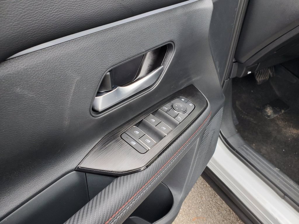 New 2026 Nissan Kicks SR w/ SR Premium Package FWD image 16