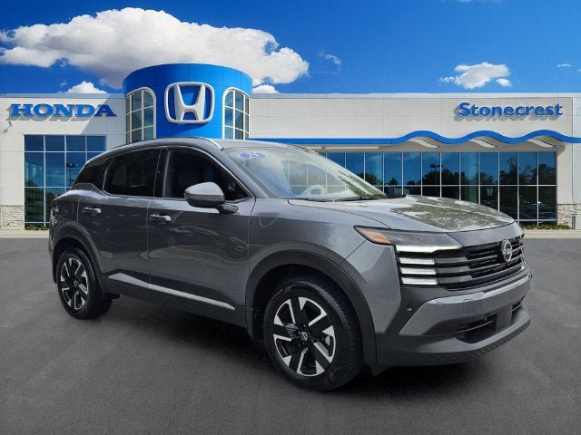 Used 2025 Nissan Kicks SR AWD/4WD image 1