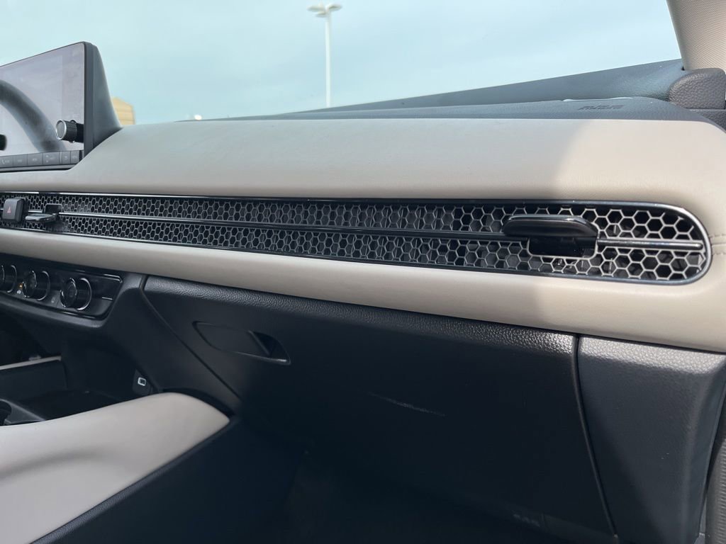 Certified 2025 Honda HR-V LX image 28