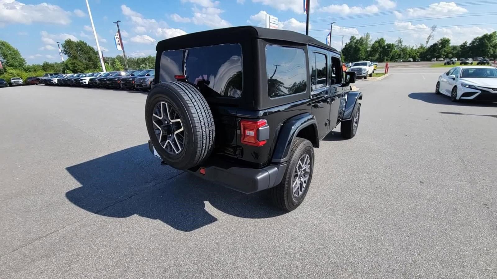 Used 2024 Jeep Wrangler Unlimited Sahara w/ Safety Group AWD/4WD image 5