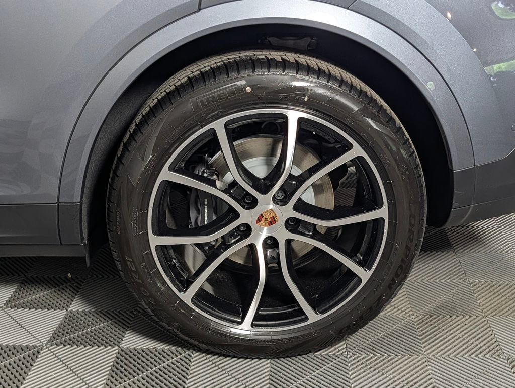 New 2026 Porsche Cayenne Coupe AWD/4WD image 12