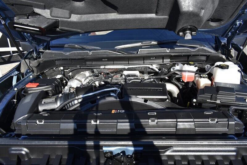 Used 2025 GMC Sierra 3500 Denali Ultimate image 10