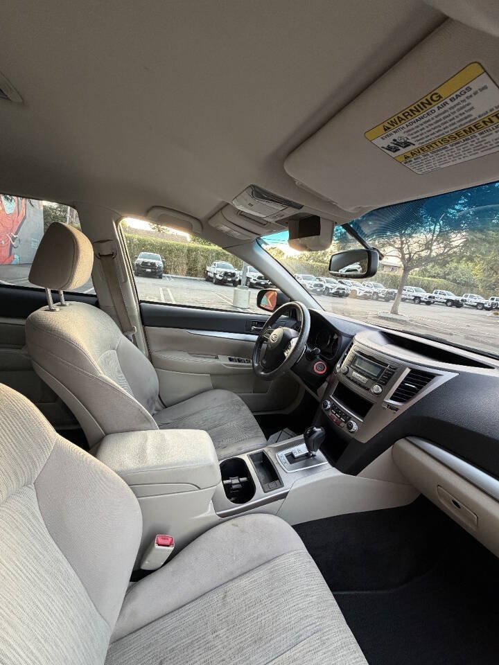 Used 2014 Subaru Outback 2.5i w/ Alloy Wheel Package AWD/4WD image 9