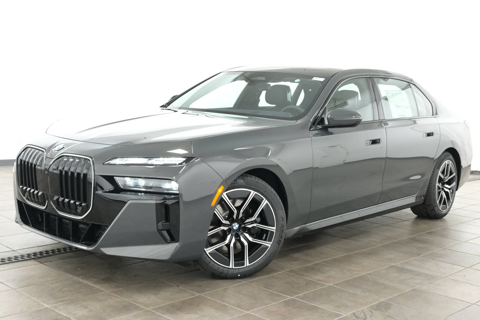 New 2026 BMW 760i xDrive w/ Executive Package
