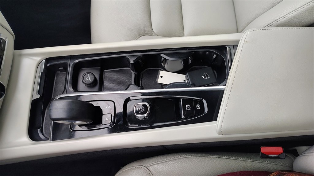 Used 2023 Volvo XC60 B5 Plus w/ Climate Package image 21