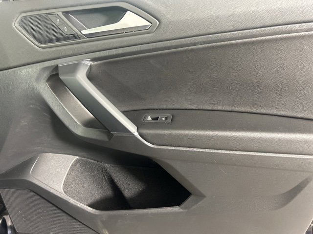 Used 2020 Volkswagen Tiguan SEL image 23