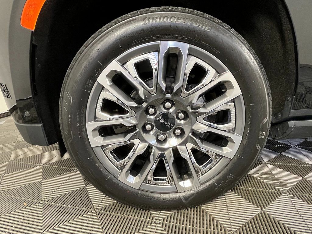 Used 2023 GMC Yukon Denali Ultimate image 13