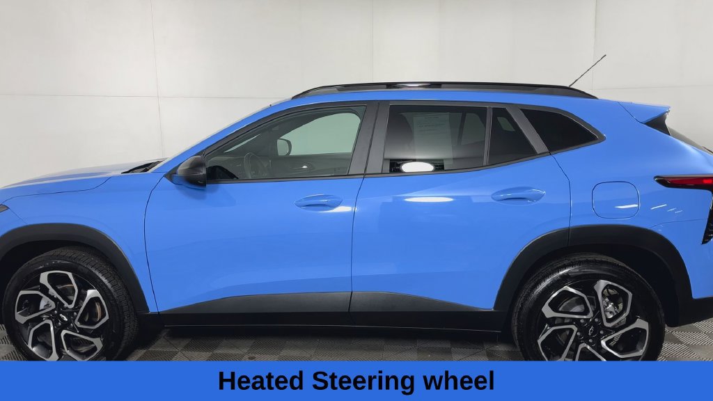Used 2024 Chevrolet Trax RS w/ Sunroof Package FWD image 8