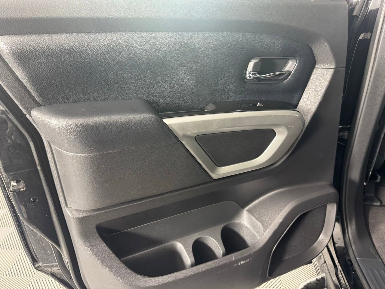 Used 2024 Nissan Titan SV w/ Accessory Utility Package image 21