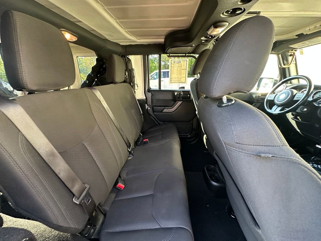 Used 2018 Jeep Wrangler Unlimited Sport S image 37
