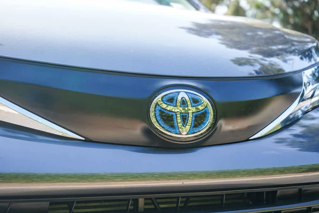 Used 2025 Toyota Sienna LE FWD image 11
