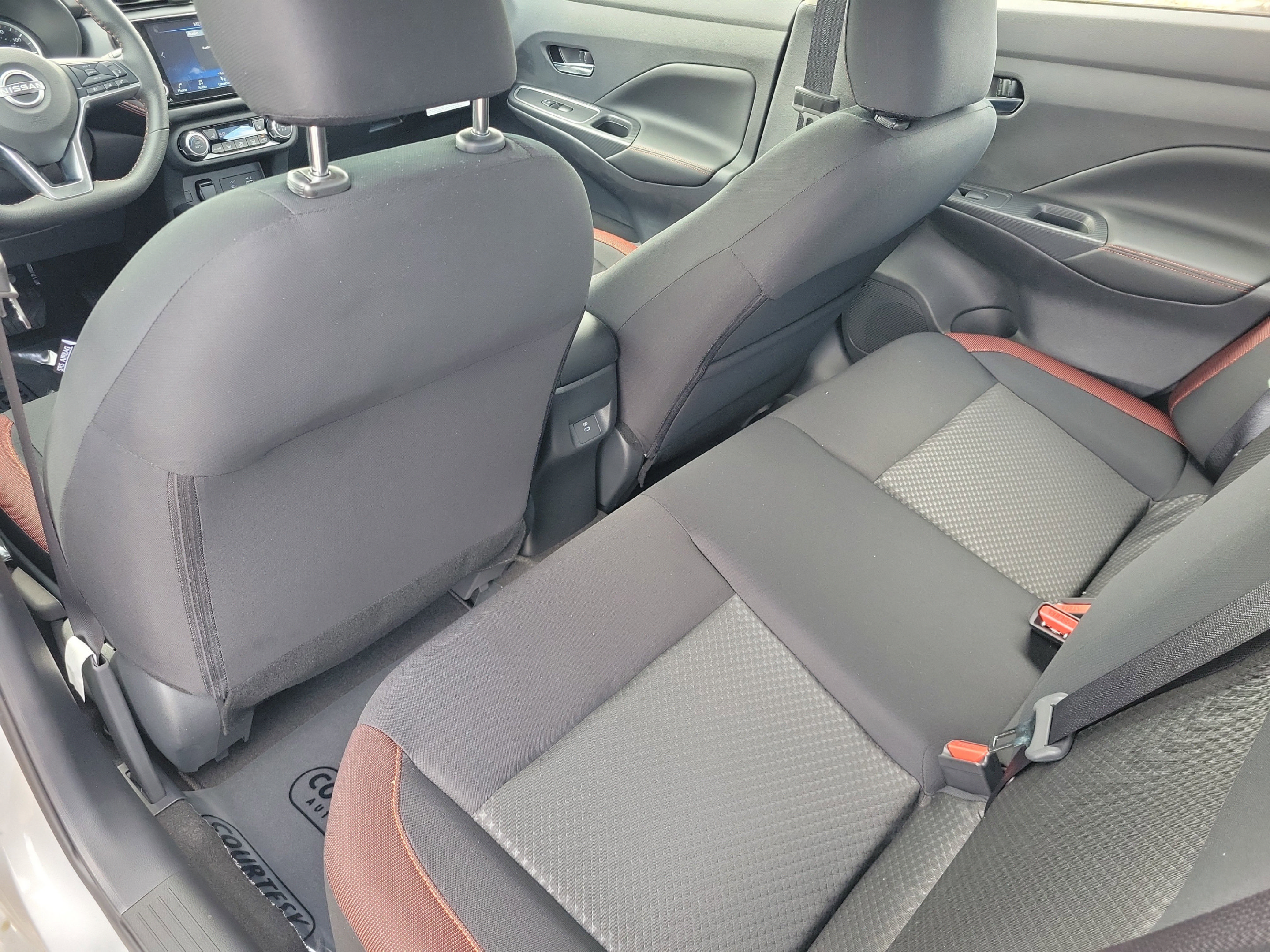New 2025 Nissan Versa SR w/ Trunk Package FWD image 10