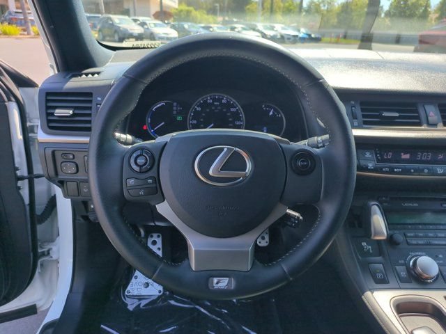 Used 2015 Lexus CT 200h w/ F Sport w/Nuluxe Interior FWD image 17