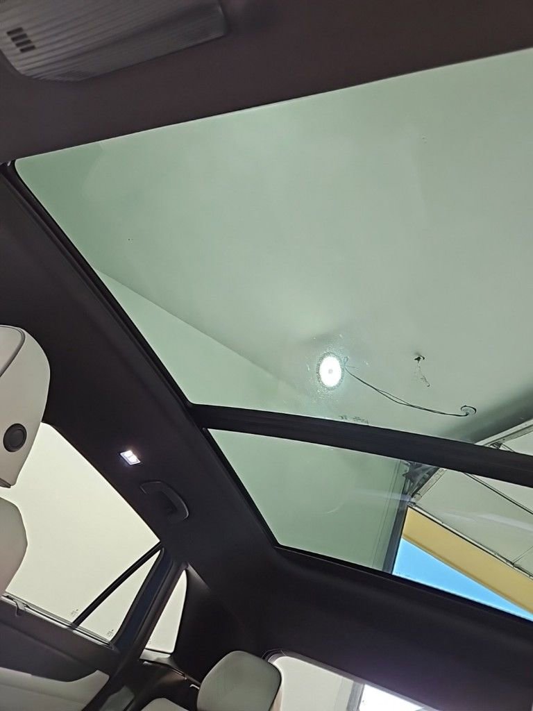 New 2025 Volkswagen Atlas Cross Sport SEL Premium R-Line image 21